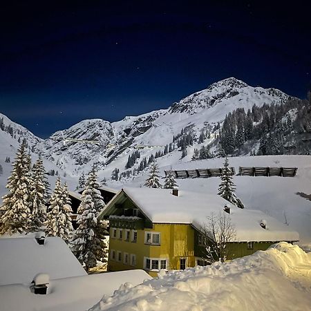 Arlberg Stuben - Das Kleine, Feine Hotel Штубен-ам-Арльберг Экстерьер фото