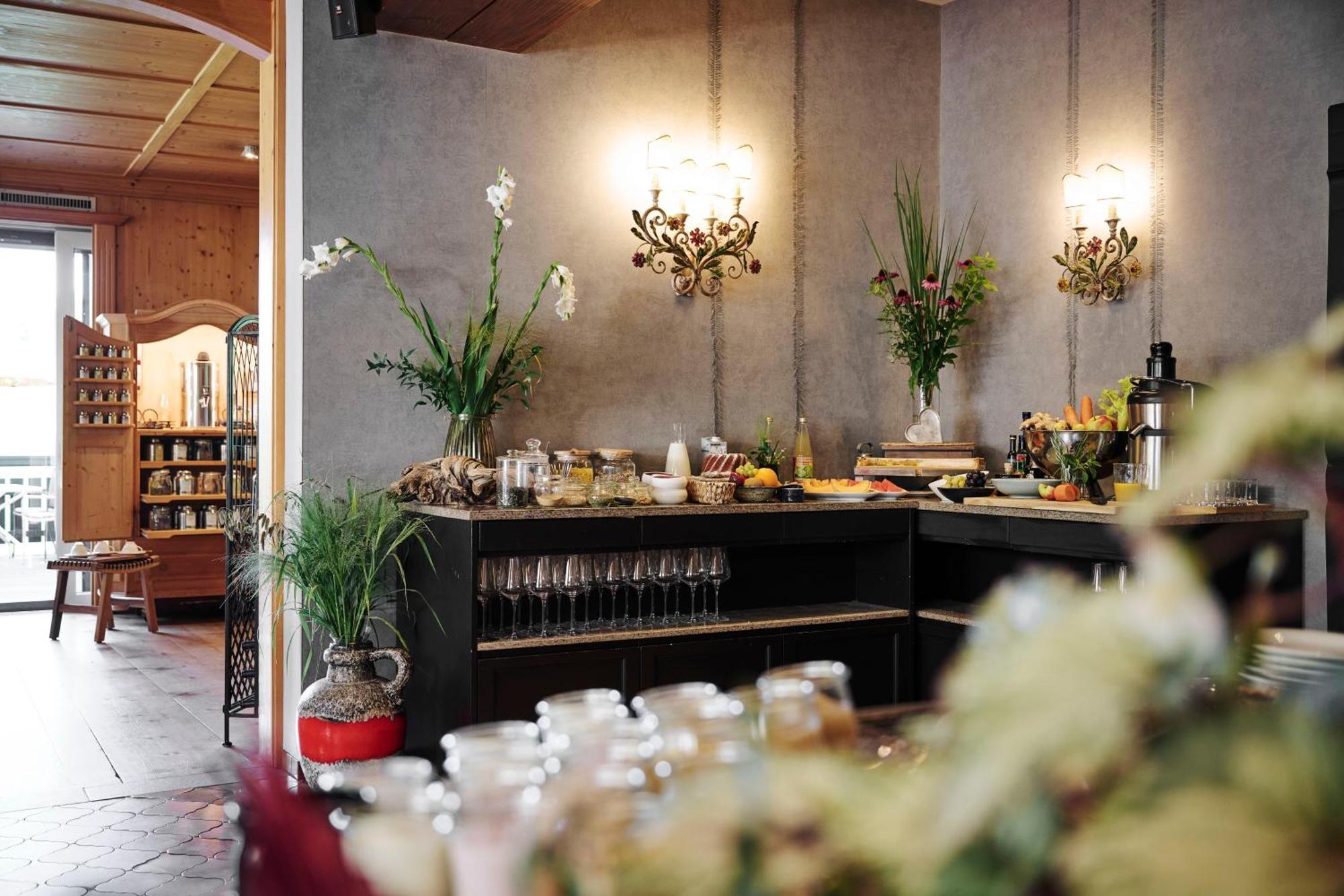 Arlberg Stuben - Das Kleine, Feine Hotel Штубен-ам-Арльберг Экстерьер фото